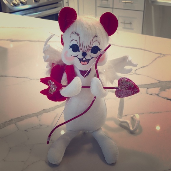 Annalee Cupid ❤️ - Picture 1 of 2